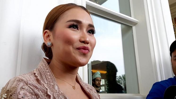 Artis Ayu Ting Ting. [Matamata.com]