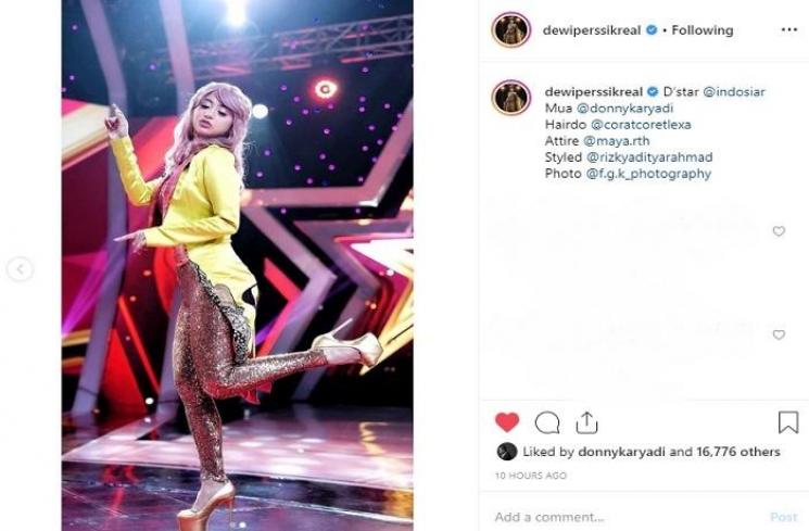 Dewi Perssik (Instagram @dewiperssikreal)