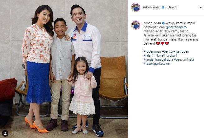 Kedekatan Ruben Onsu dan Betrand Peto. (Instagram/@ruben_onsu)