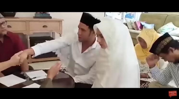 Pernikahan Siri Irish Bella dan Ammar Zoni. (YouTube/Aish TV)