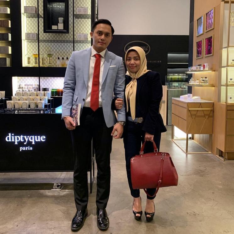Pesona Muzdalifah makin awet muda. (Instagram/@muzdalifah999)