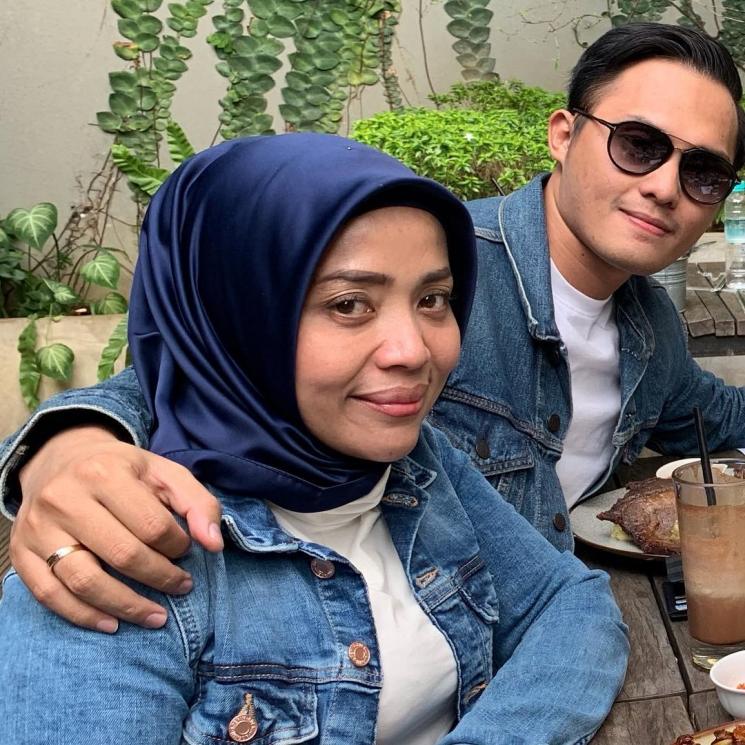 Pesona Muzdalifah makin awet muda. (Instagram/@muzdalifah999)
