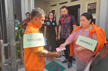Foto-foto Nunung Jalani Rekonstruksi Kasus Sabu di Tebet