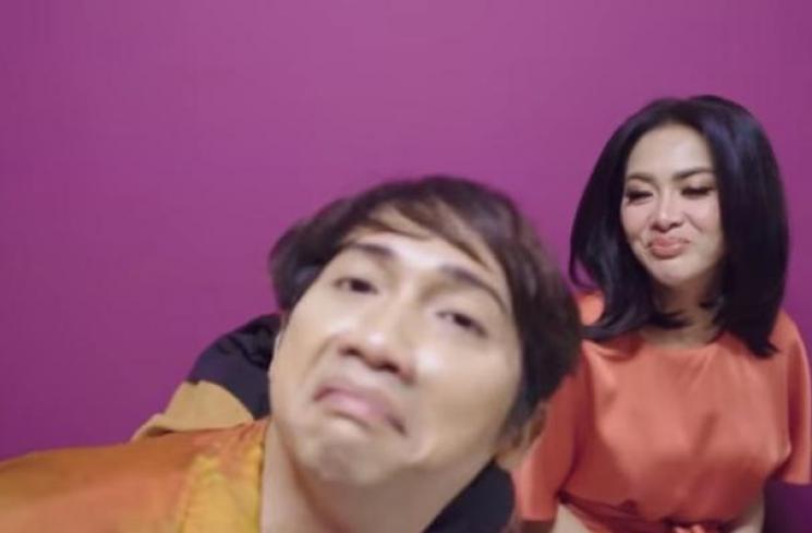 Artis Syahrini. [capture YouTube]