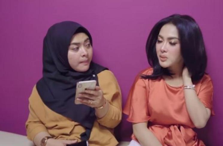 Artis Syahrini. [capture YouTube]