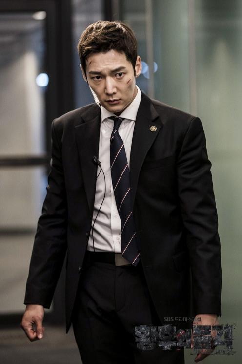 Choi Jin Hyuk (Soompi)