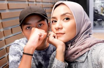 5 Potret Enno Lerian dan Putra Sulungnya, Bak Kakak Adik!