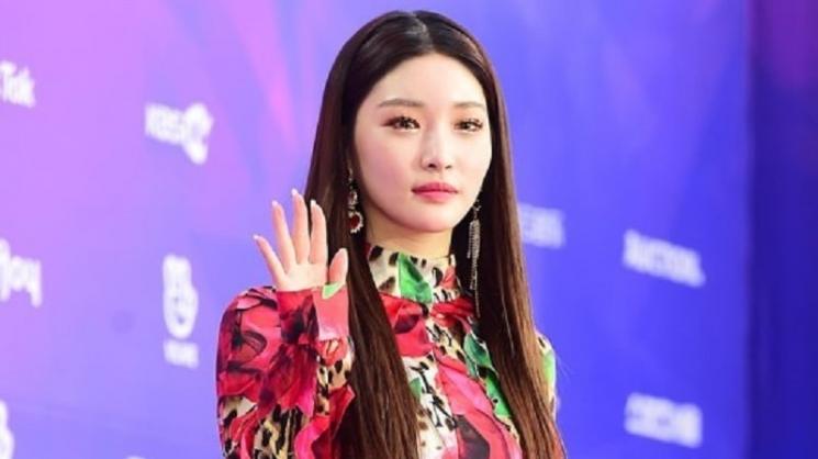 Chung Ha (Soompi)