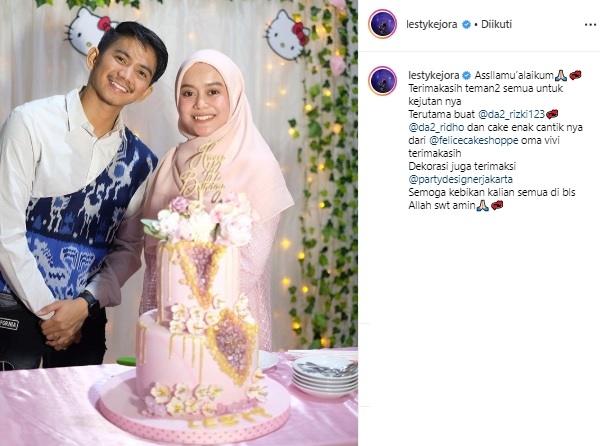 Momen manis ulang tahun Lesty Kejora. (Instagram/@lestykejora)