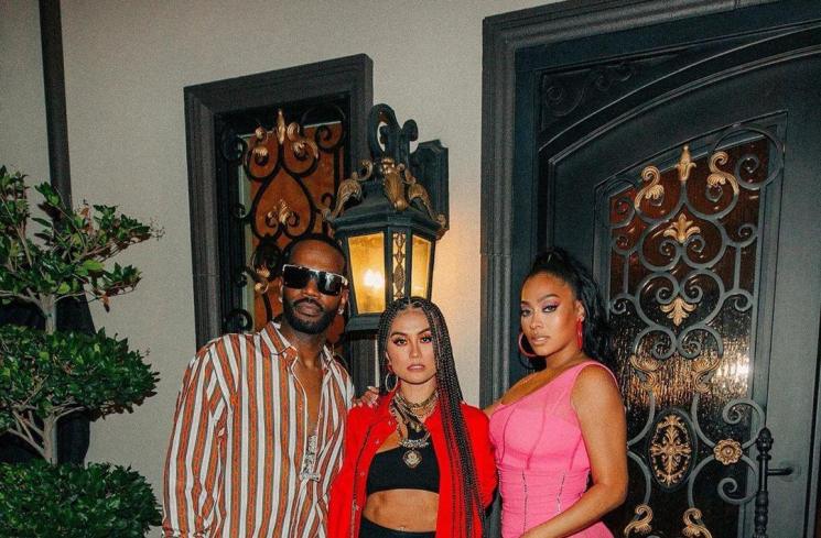 Agnez Mo seksi pamer perut dan paha. [Instagram]