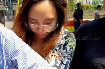 Diperiksa Polisi Hari Ini, Salmafina Sunan Bungkam Seribu Bahasa