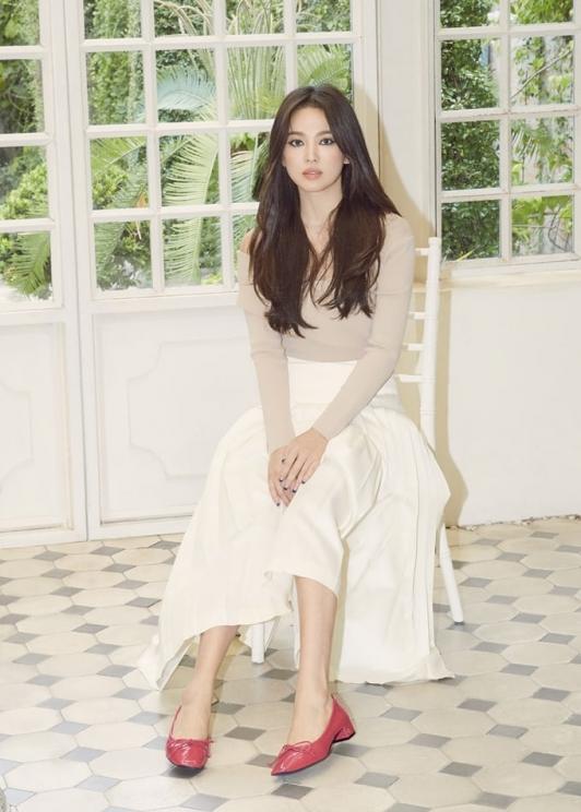 Song Hye Kyo di pemotretan terbaru (Soompi)