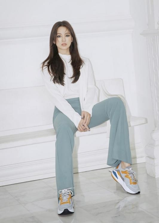 Song Hye Kyo di pemotretan terbaru (Soompi)