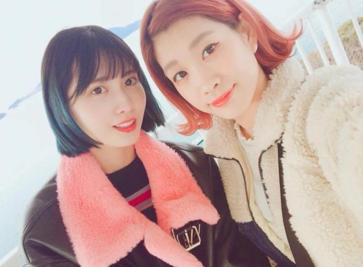 Momo TWICE dan kakaknya, Hana (Koreaboo)