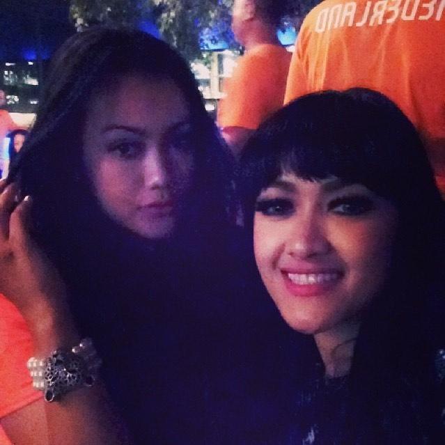 Nia Anggia dan Julia Perez. (Instagram/@anggitheperez)