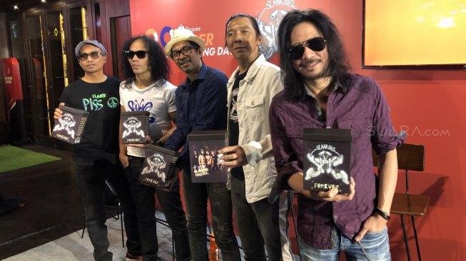 Slank merilis album baru yang ke-23 berjudul Slanking Forever. [Revi C Rantung/Suara.com]