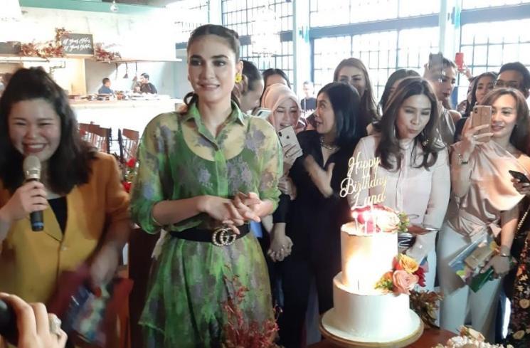 Perayaan Ultah Luna Maya ke-36. [Matamata.com/Revi]