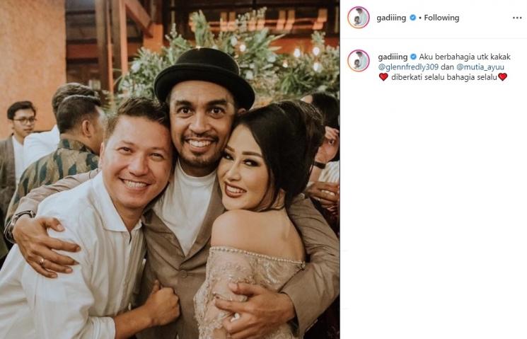 Gading Marten di pernikahan Glenn Fredly dan Mutia Ayu. (Instagram/@gadiiing)