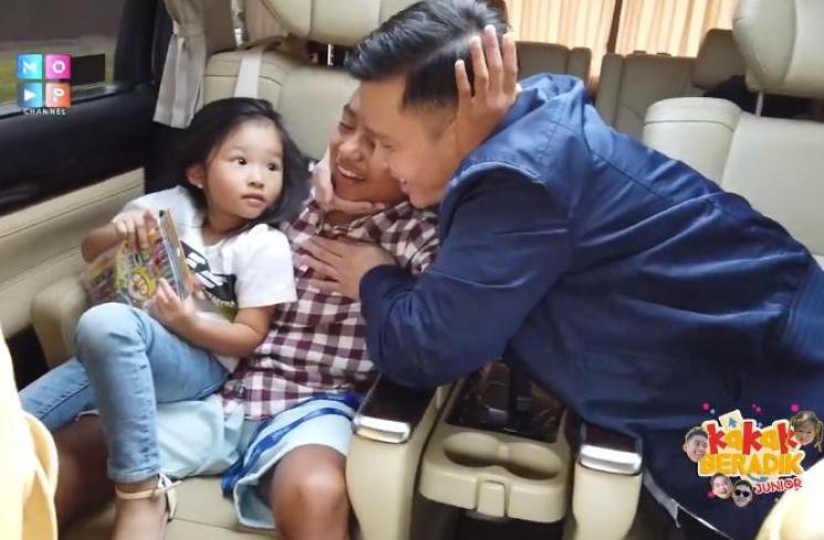 Jordy Onsu dibuat terharu Betrand Peto. (Youtube/MOPChannel)