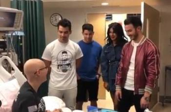 Mewek! Priyanka Chopra dan Jonas Brothers Jenguk Fan yang Sakit Kanker
