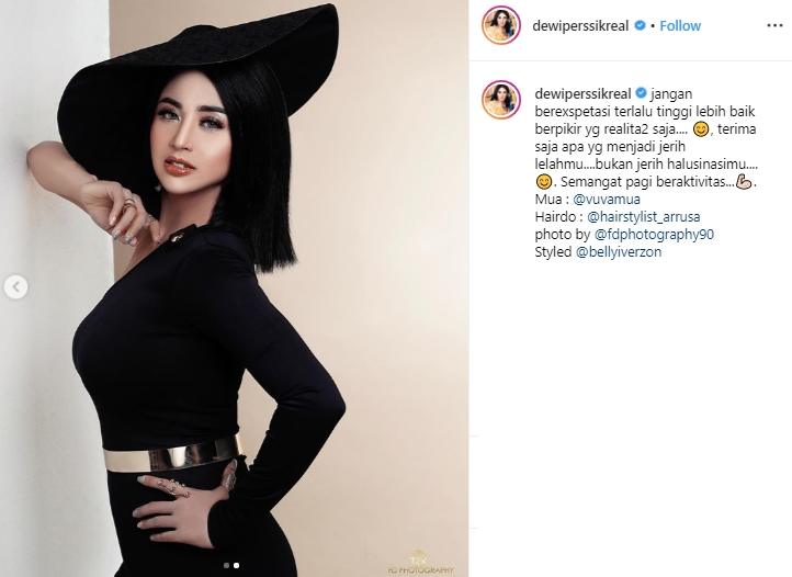 Dewi Perssik (Instagram/@dewiperssikreal)