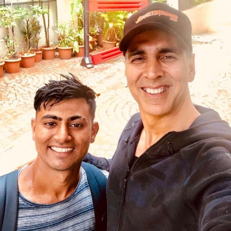 Akshay Kumar dan penggemarnya (Instagram/@akshaykumar)