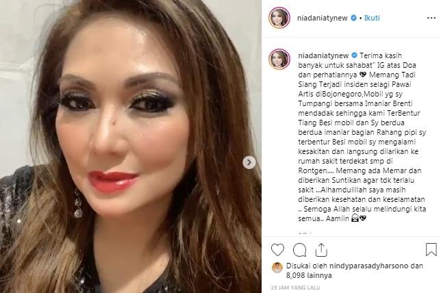 Unggahan Nia Daniaty soal rem blong di Bojonegoro. [Instagram]