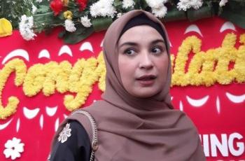 5 Inspirasi Outfit Berhijab dari Para Artis, Cocok untuk Buka Bersama