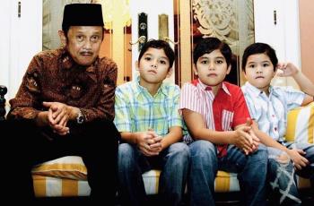 Memorable Banget, 5 Foto Jadul Masa Kecil Al El Dul Bareng Publik Figur Ternama