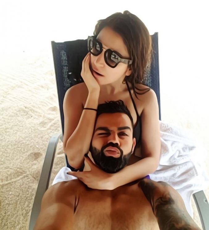 Anushka Sharma dan Virat Kohli liburan di pantai (Instagram/@virat.kohli)