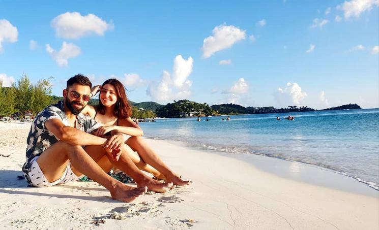 Anushka Sharma dan Virat Kohli liburan di pantai (Instagram/@virat.kohli)