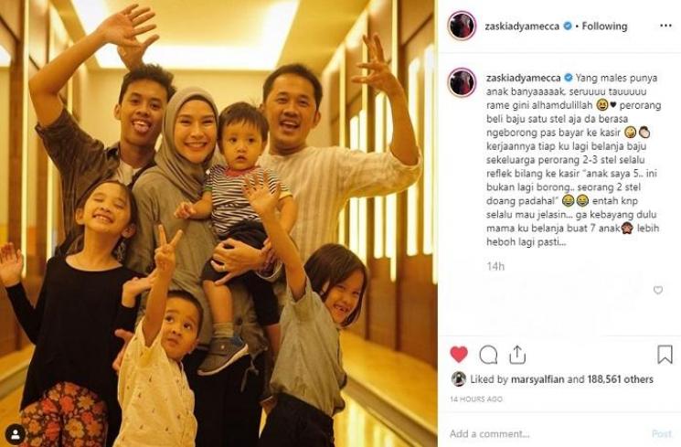 Keluarga Hanung Bramantyo (Instagram @zaskiadyamecca)