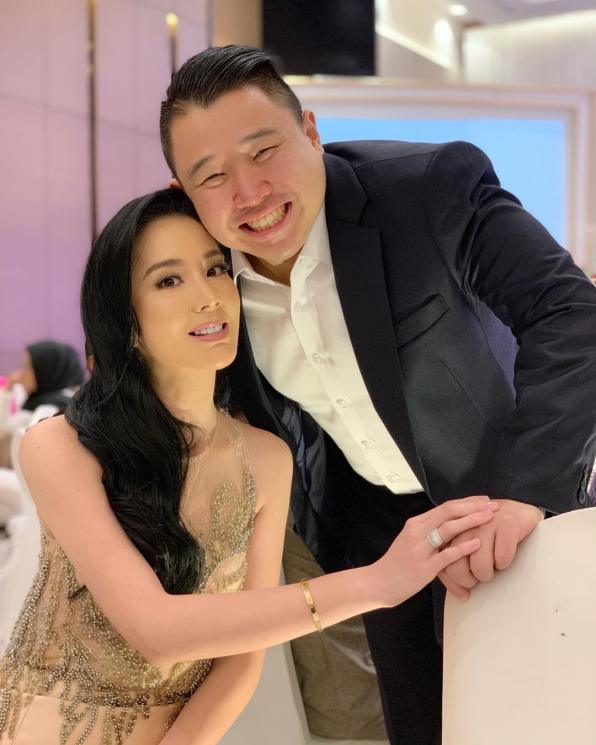 Aktris Jill Gladys (kiri). [Instagram]
