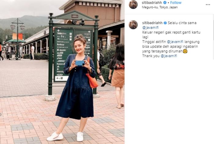 Siti Badriah di Jepang. (Instagram/@sitibadriahh)