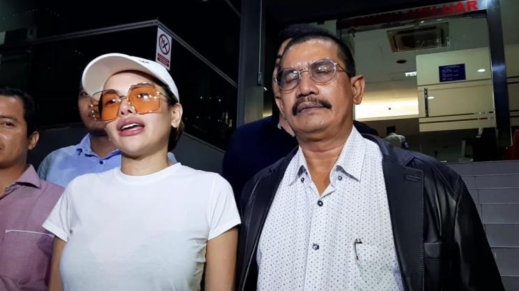 Nikita Mirzani laporkan Elza Syarief ke Polda Metro Jaya, Senin (16/9/2019). [MataMata.com/Yuliani]
