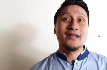Ngamuk Islam Dihina, Arie Untung Singkirkan Tas Mahal Buatan Prancis