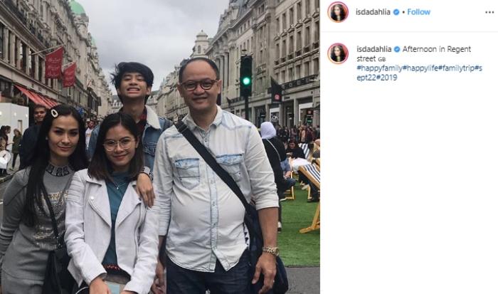 Keluarga Devano Danendra. (Instagram/@isdadahlia)
