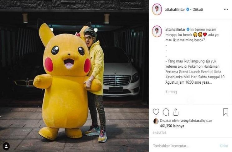 Atta Halilintar dengan outfit ngejreng (Instagram @attahalilintar)