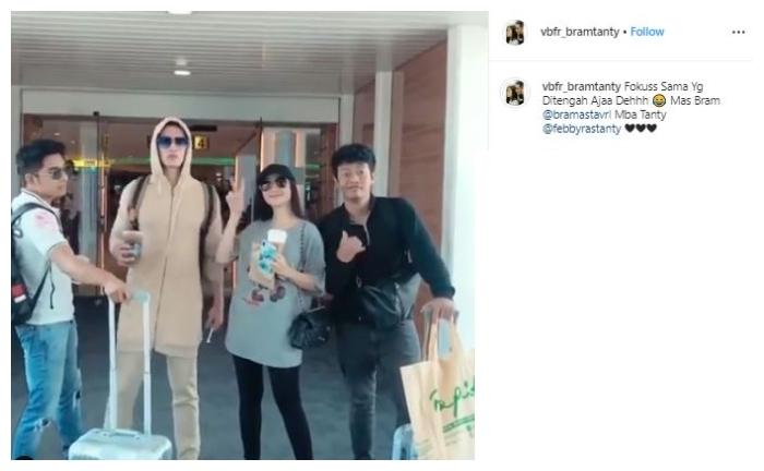 Momen liburan Febby Rastanty bareng keluarga Verrell Bramasta. (Instagram/@vbfr_bramtanty)