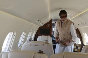 Tajirnya Bukan Kaleng-Kaleng, 10 Seleb Bollywood Ini Punya Jet Pribadi