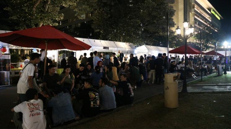 Puluhan stand makanan di Land of Leisures 2019 (MataMata.com/Firna)