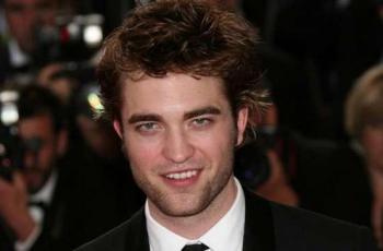 Ampun, Robert Pattinson Mau Jadi Bintang Porno Kalau Film Batman Gagal