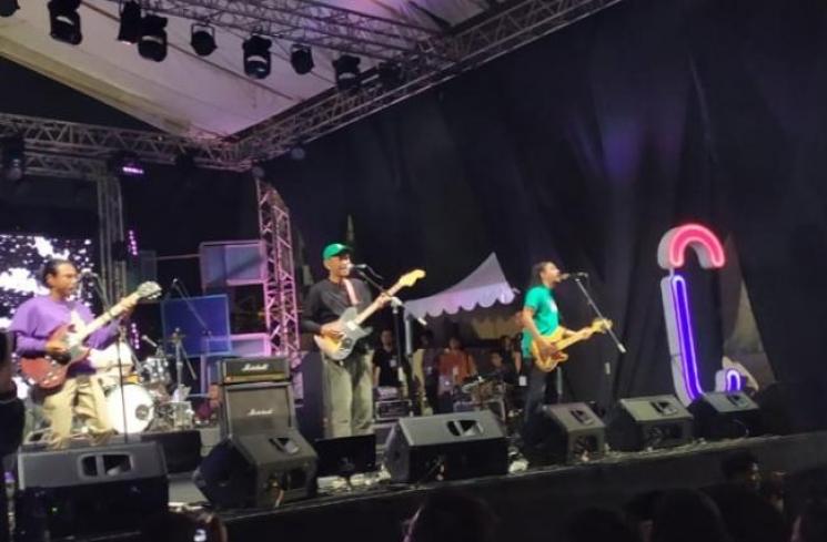 The Adams nyanyikan lagu Pelantur di acara Land of Leasures 2019. (IrmaJoanita/Matamata.com)