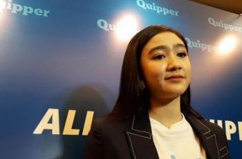 Febby Rastanty Pemotretan, Alis Natural Ramai Disanjung