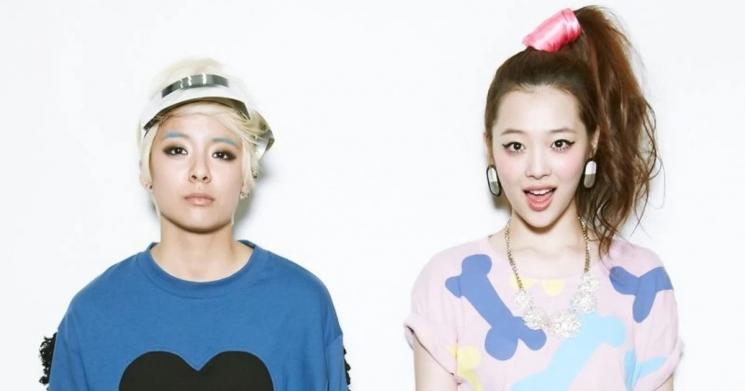 Amber dan Sulli (Koreaboo)