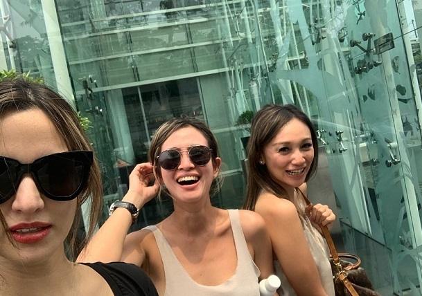 Nia Ramadhani bersama 2 sahabatnya. [Instagram]
