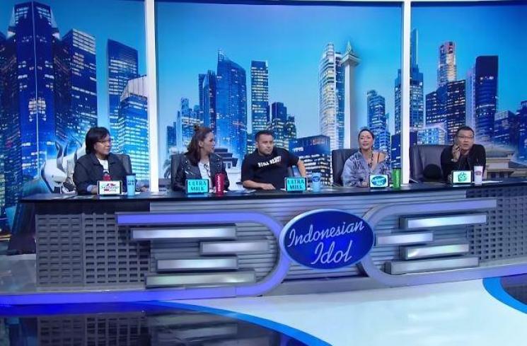 Anang Hermansyah beberkan gaya seksi Mulan Jameela. (Youtube/IndonesianIdol)