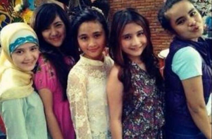 Prilly Latuconsina. (Youtube/TahiLalat)