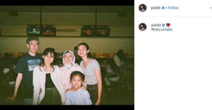Yuki Kato dan keluarganya. (Instagram/@yukikt)