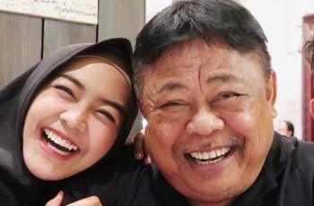 Jelang Lahiran, Ria Ricis Mewek Kenang Almarhum Ayah: Papa Belum Gendong Anak Aku